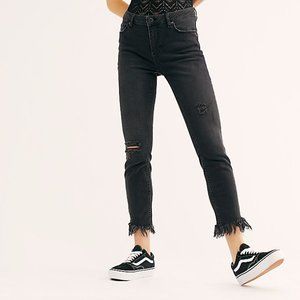 NWOT Free People Great Heights Frayed Skinny Jeans